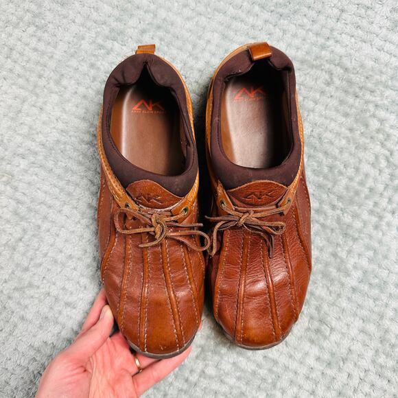 Vintage AK Anne Klein Warm Brown Leather Lined Low Duck Boots Preppy - Picture 2 of 6